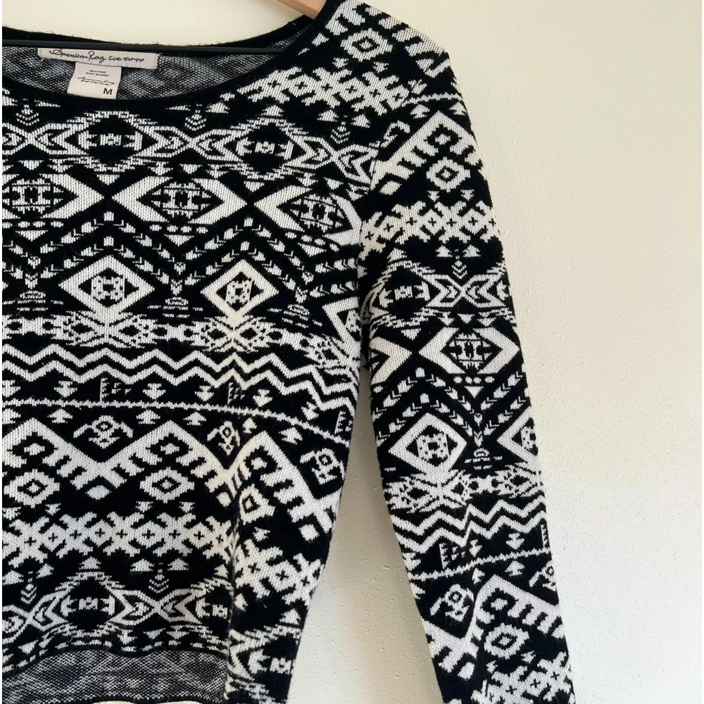 American Rag Sweater Size Medium - Picture 2 of 4